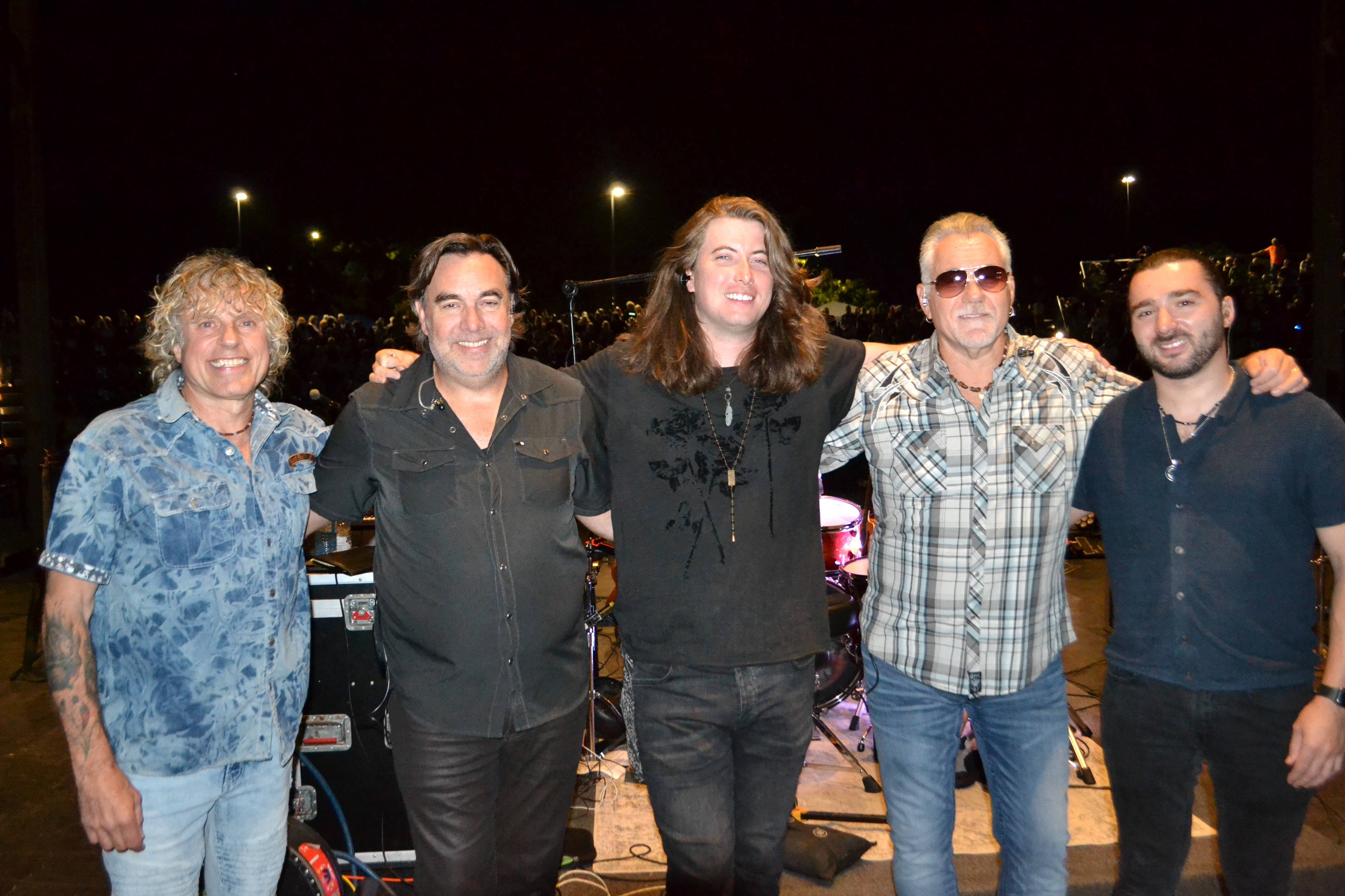 Tributing by, 'Taking it easy' @ 'Hotel California'